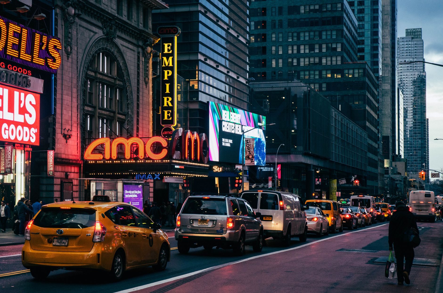 AMC stocks news: What are the best strategies for investors?